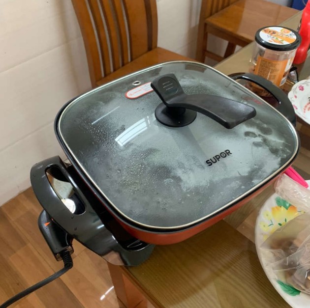 nồi lẩu điện Trung Quốc