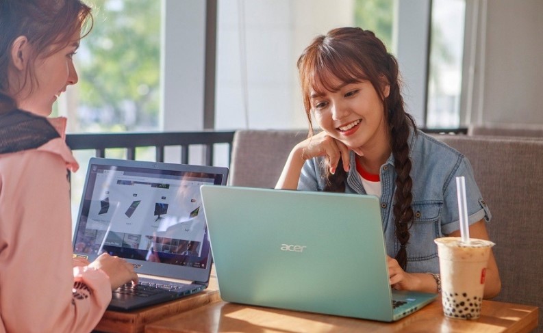 pin laptop Trung Quốc