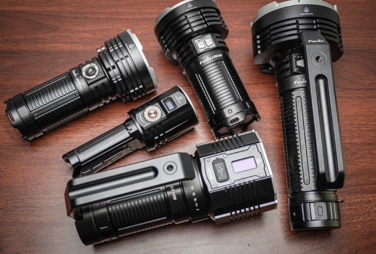 Đèn pin siêu sáng Trung Quốc