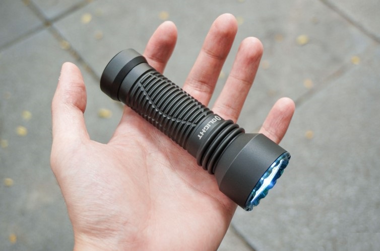 Đèn pin siêu sáng Trung Quốc