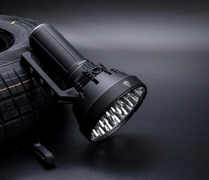 Đèn pin siêu sáng Trung Quốc