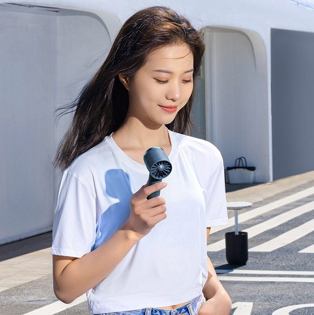 Quạt tích điện Trung Quốc